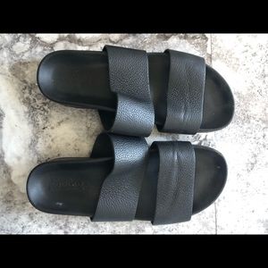 Vince Georgia Minimalist two strap Sandals size 8